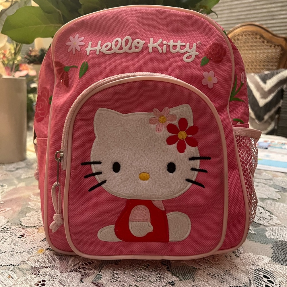 Hello Kitty adorable small pink backpack